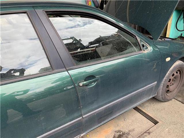 Drzwi przednie prawe 1M0831056M VAG