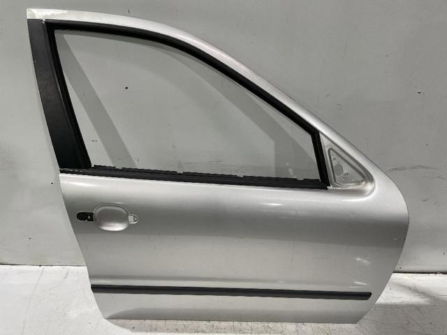 Drzwi przednie prawe 1M0831056M VAG