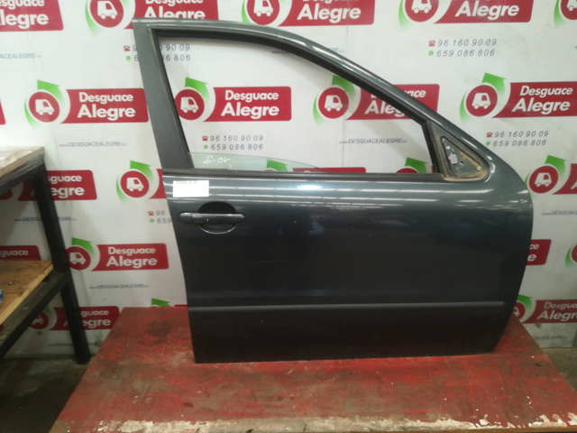 Drzwi przednie prawe 1M0831056N VAG