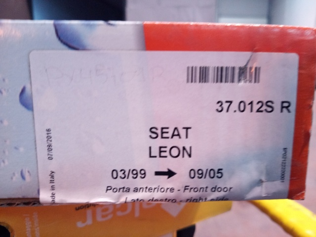 Mechanizm podnoszenia szyby drzwi przednich lewych 1M0837461A VAG