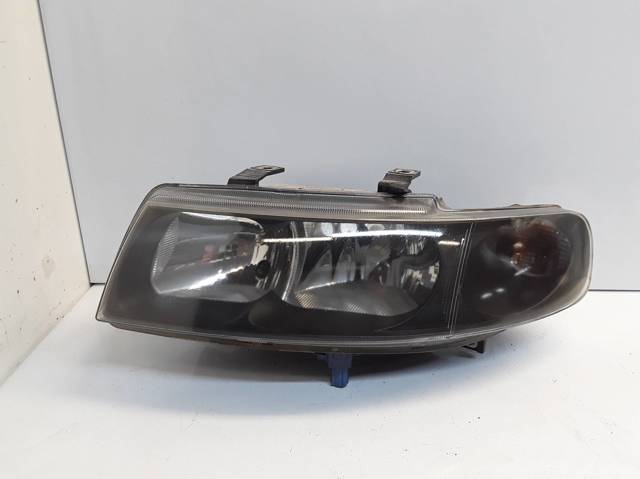 Reflektor lewy 1M1941001D VAG