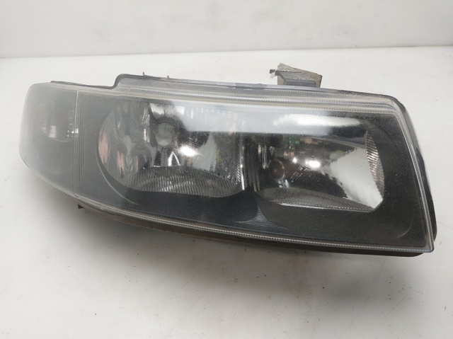 Reflektor prawy 1M1941016 VAG