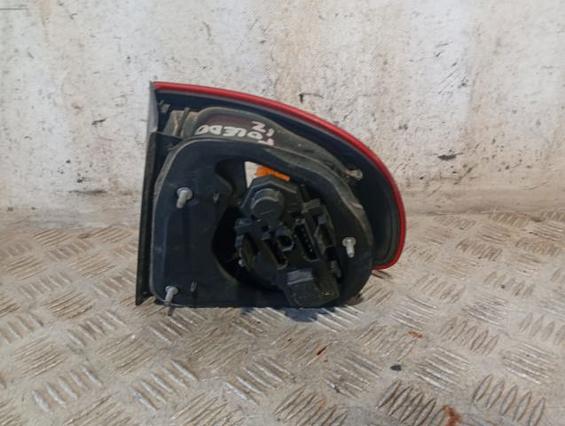 Lampa zespolona tylna lewa 1M5945095B VAG