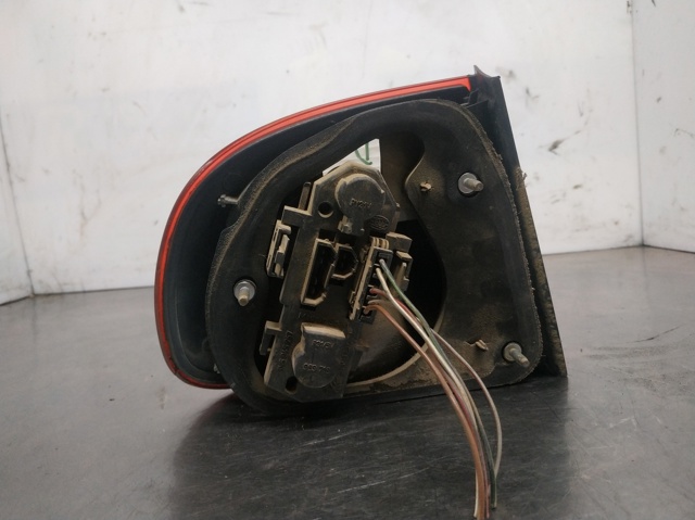 Lampa zespolona tylna prawa 1M5945096B VAG
