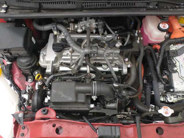 Silnik w komplecie 1NZFXE TOYOTA