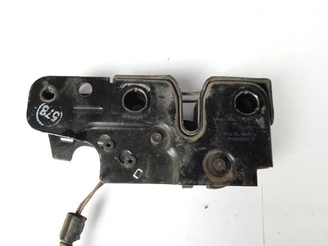 Zamek maski 1P0823509D VAG