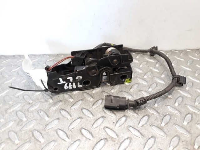 Zamek maski Seat Leon