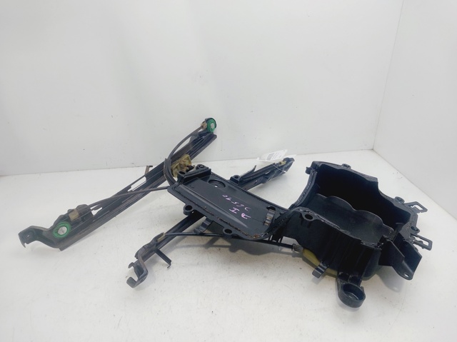 Mechanizm podnoszenia szyby drzwi przednich lewych 1P0837461A VAG