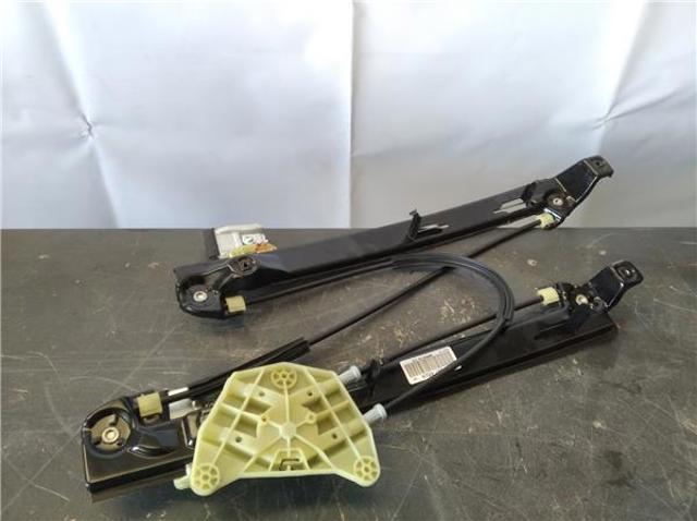 Mechanizm podnoszenia szyby drzwi przednich prawych 1P0837462A VAG