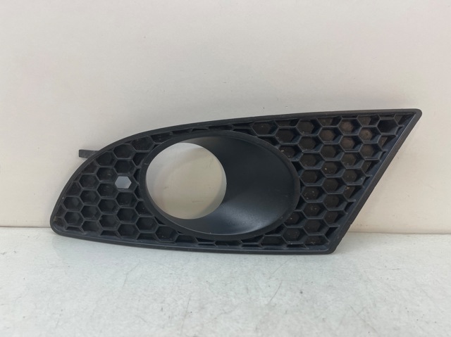 Obrzeże lampy przeciwmgielnej lewej 1P0853665A VAG