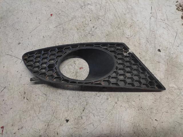 Obrzeże lampy przeciwmgielnej prawej 1P0853666A VAG