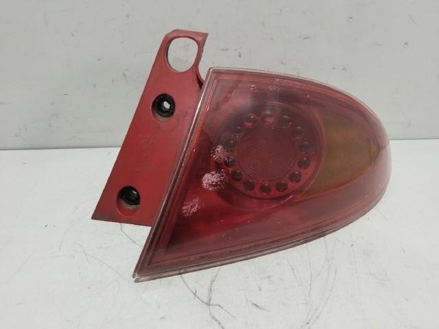 Lampa zespolona tylna prawa zewnętrzna 1P0945112C VAG