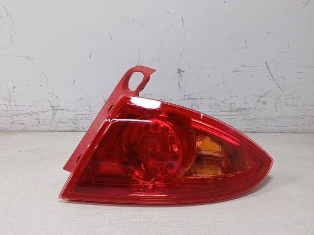 Lampa zespolona tylna prawa zewnętrzna 1P0945112D VAG