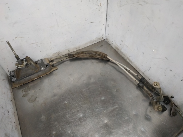 Mechanizm zmiany biegów (cięgno) 1T0711049AD VAG