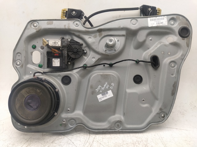 Mechanizm podnoszenia szyby drzwi przednich prawych 1T1837462B VAG