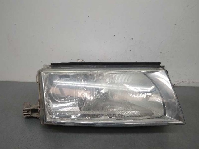 Reflektor prawy 1U1941016E VAG