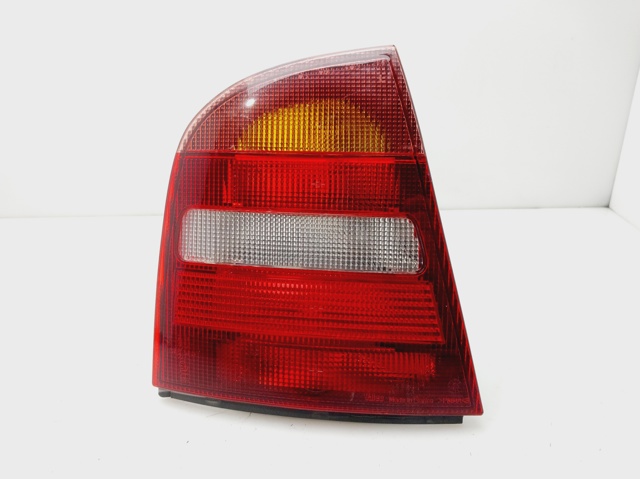 Lampa zespolona tylna lewa 1U6945111 VAG