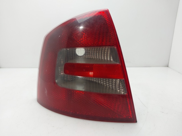 Lampa zespolona tylna lewa 1Z5945095A VAG