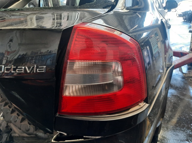 Lampa zespolona tylna prawa 1Z5945096B VAG