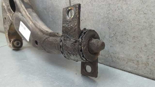 Wahacz zawieszenia przedniego dolny lewy 20200AA210 SUBARU