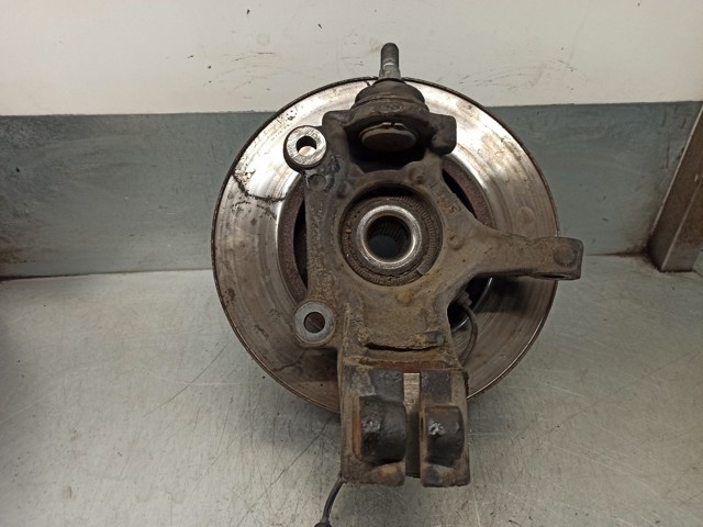 Czop (zwrotnica) przedni lewy 2025972 FORD