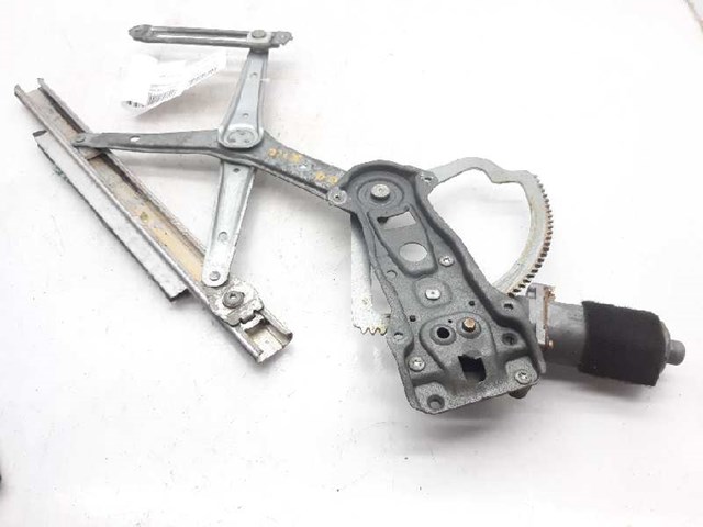 Mechanizm podnoszenia szyby drzwi przednich prawych 2027201246 MERCEDES