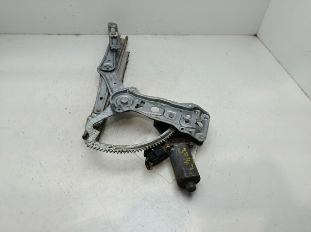 Mechanizm podnoszenia szyby drzwi przednich lewych 2027201546 MERCEDES