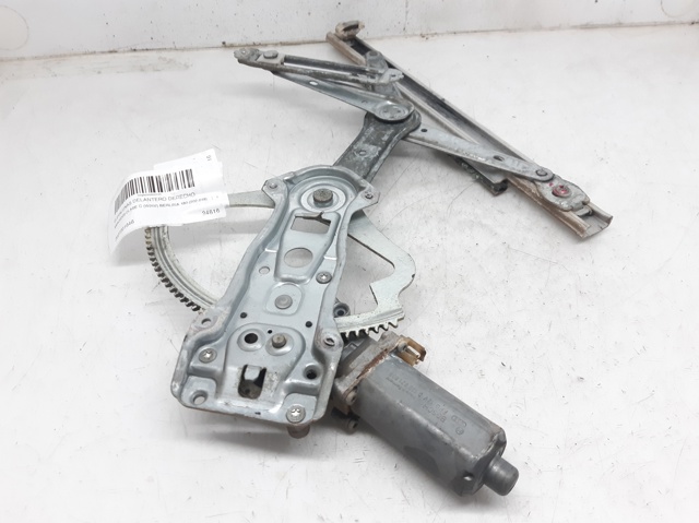 Mechanizm podnoszenia szyby drzwi przednich prawych 2027201646 MERCEDES
