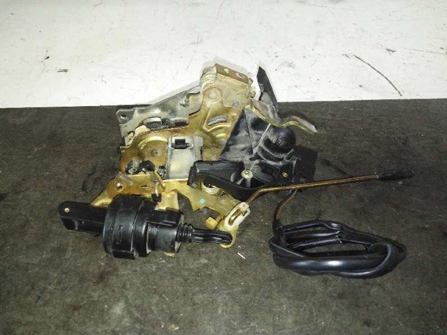 Zamek drzwi przednich prawych 2027204435 MERCEDES