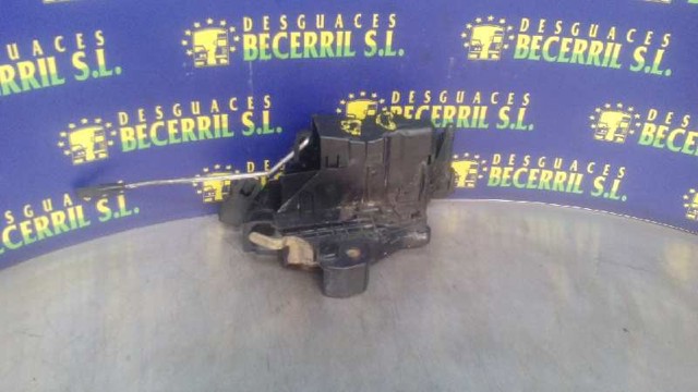 Zamek drzwi przednich prawych 2027204435 MERCEDES