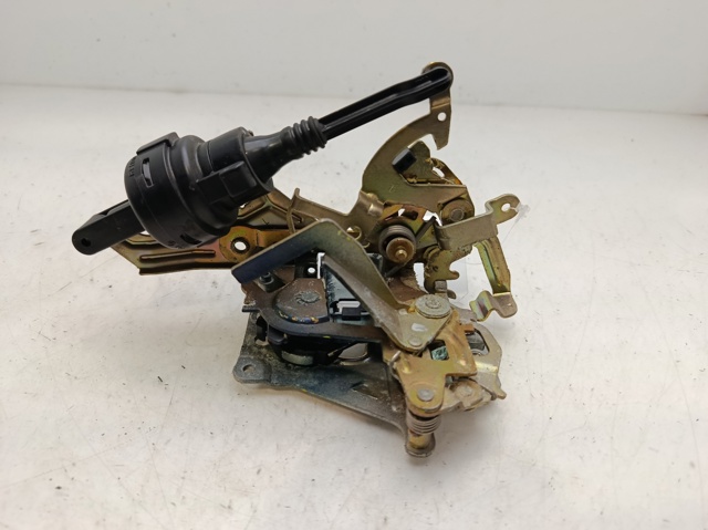 Zamek drzwi tylnych lewych 2027300535 MERCEDES