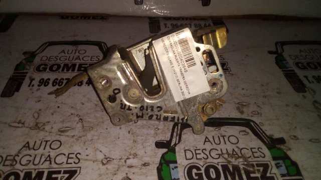 Zamek drzwi tylnych prawych 2027300635 MERCEDES