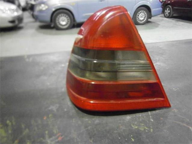 Lampa zespolona tylna lewa 2028200964L MERCEDES