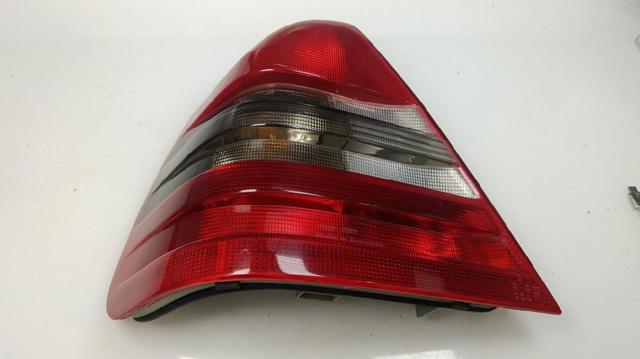 Lampa zespolona tylna lewa 2028200964L MERCEDES