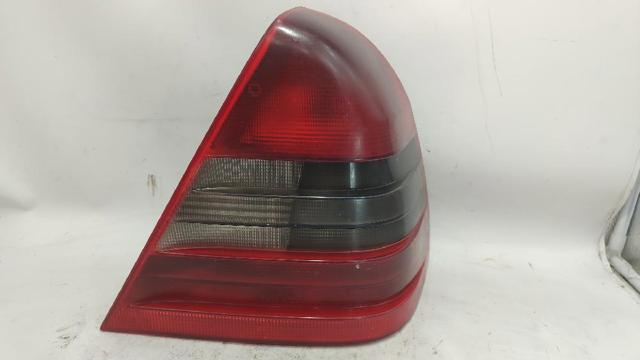 Lampa zespolona tylna prawa 2028201264R MERCEDES