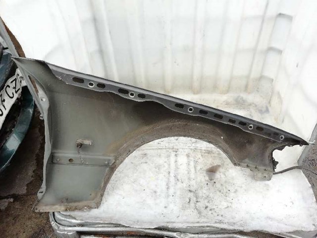 Błotnik przedni lewy 2028810101 MERCEDES