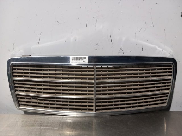 Atrapa chłodnicy 2028880023 MERCEDES