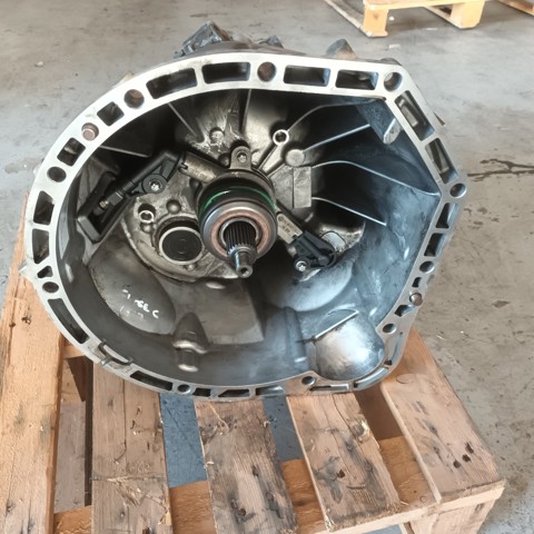 Mechaniczna skrzynia biegów w komplecie 2032609700 MERCEDES