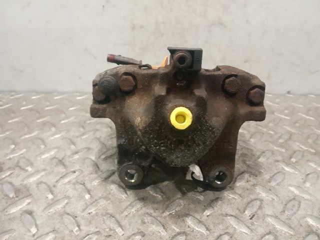 Zacisk hamulcowy tylny prawy 2034232098 MERCEDES