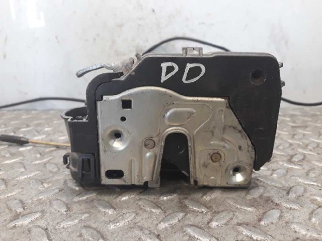 Zamek drzwi przednich prawych 2037200435 MERCEDES