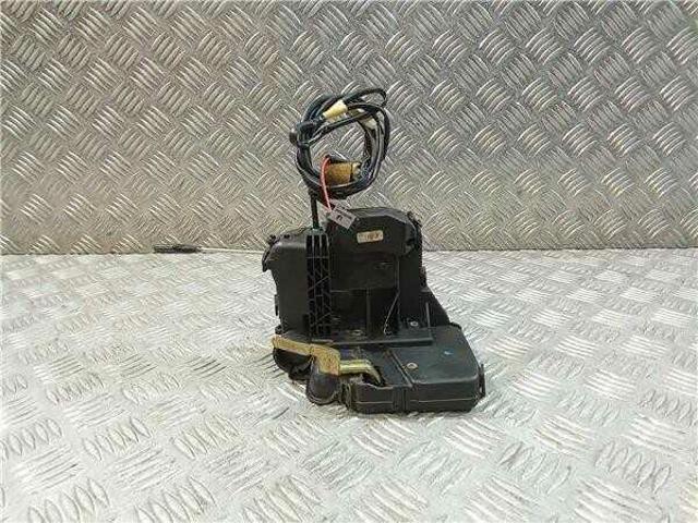 Zamek drzwi przednich prawych 2037200435 MERCEDES