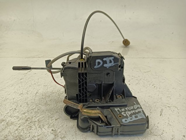 Zamek drzwi przednich prawych 2037200835 MERCEDES