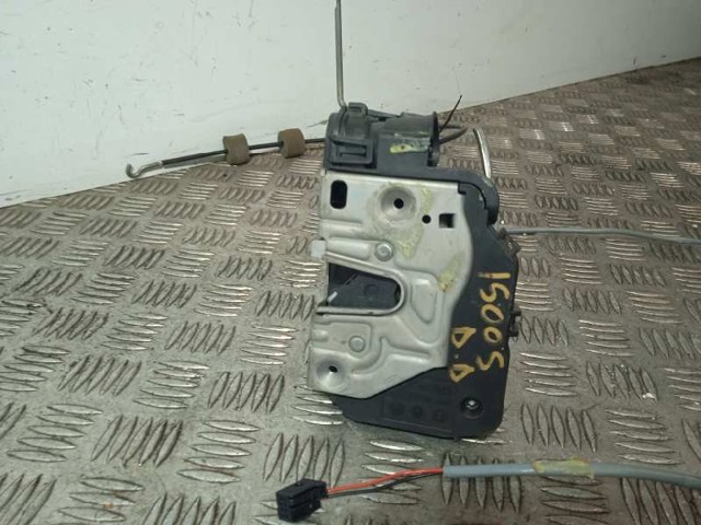 Zamek drzwi przednich prawych 2037200835 MERCEDES