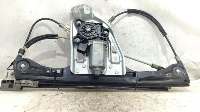 Mechanizm podnoszenia szyby drzwi przednich prawych 2037201646 MERCEDES