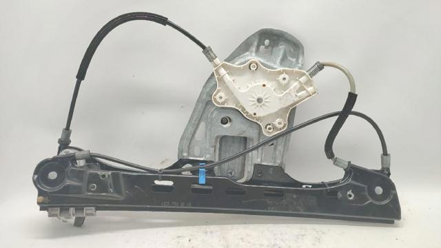 Mechanizm podnoszenia szyby drzwi przednich prawych 2037201646 MERCEDES