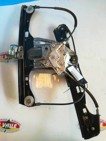 Mechanizm podnoszenia szyby drzwi przednich prawych 2037203246 MERCEDES