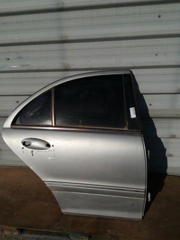 Drzwi tylne prawe 2037300805 MERCEDES