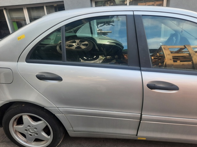 Drzwi tylne prawe 203730080567 MERCEDES