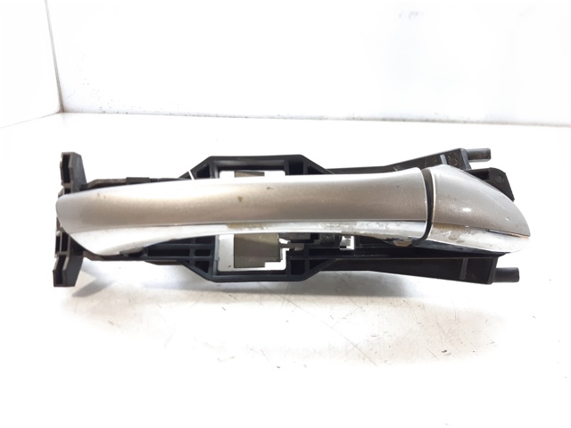 Pałąk zewnętrznej klamki drzwi tylnych prawych 2037601034 MERCEDES