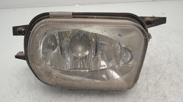 Lampa przeciwmgielna prawa 2038201256 MERCEDES